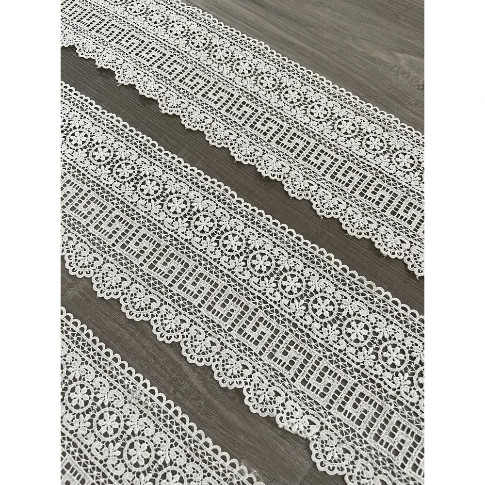 3.25 Yards Vintage Flat Ecru  Lace‎ 4.25