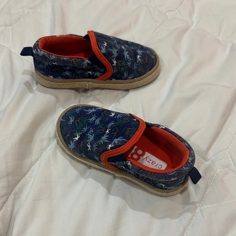 NEW Crazy 8 Kids Navy and Orange Dinosaur Slippers baby size 6