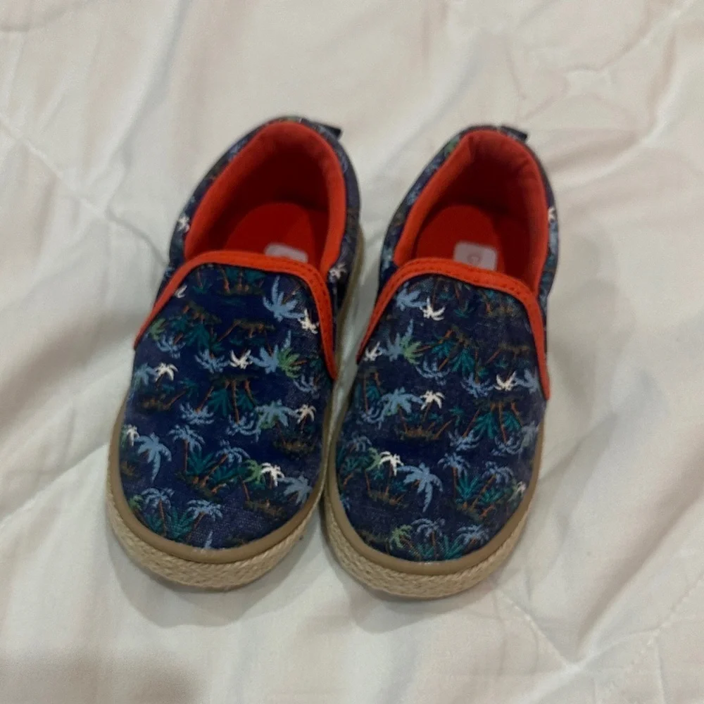 Crazy 8 fun dinosaur