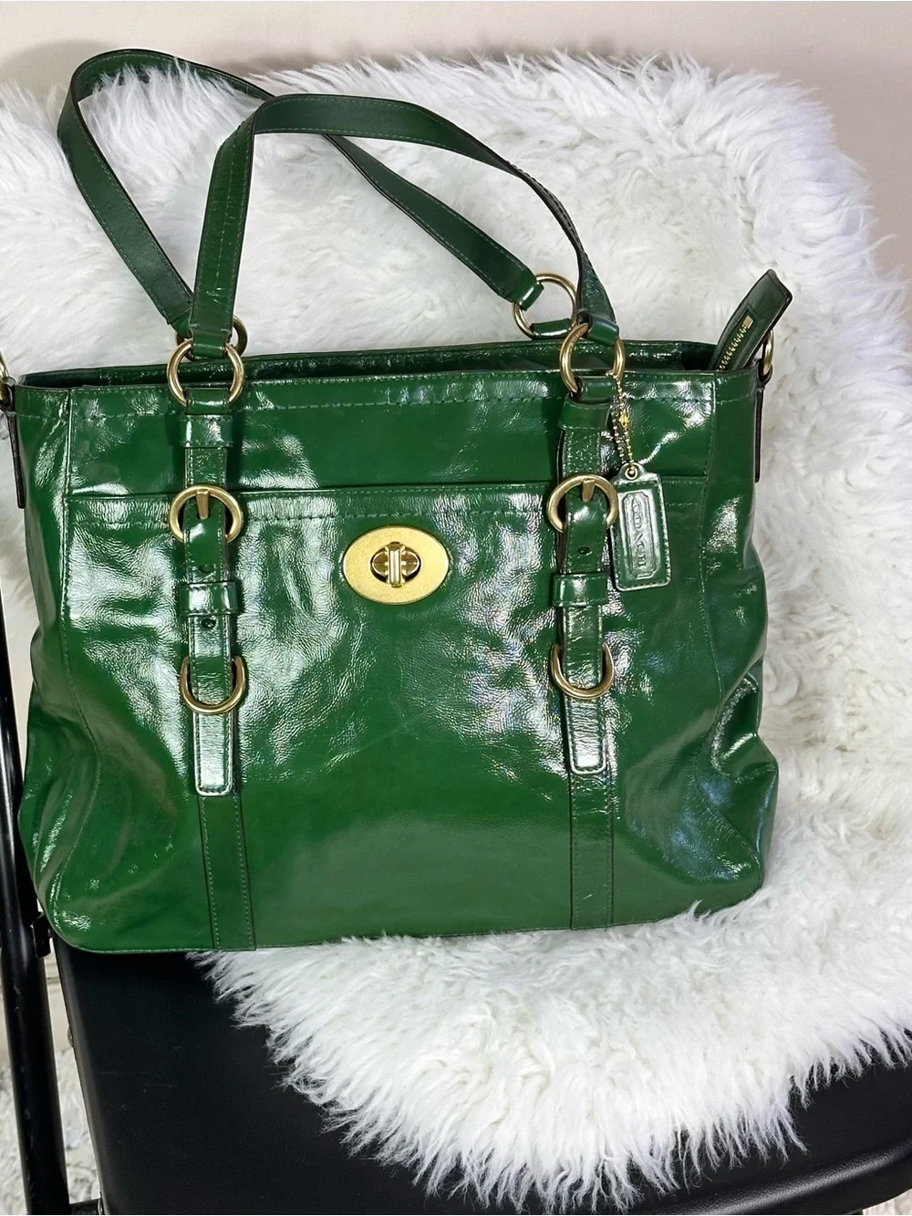Coach Glossy Green Leather Tote with Gold Turnlock F14022