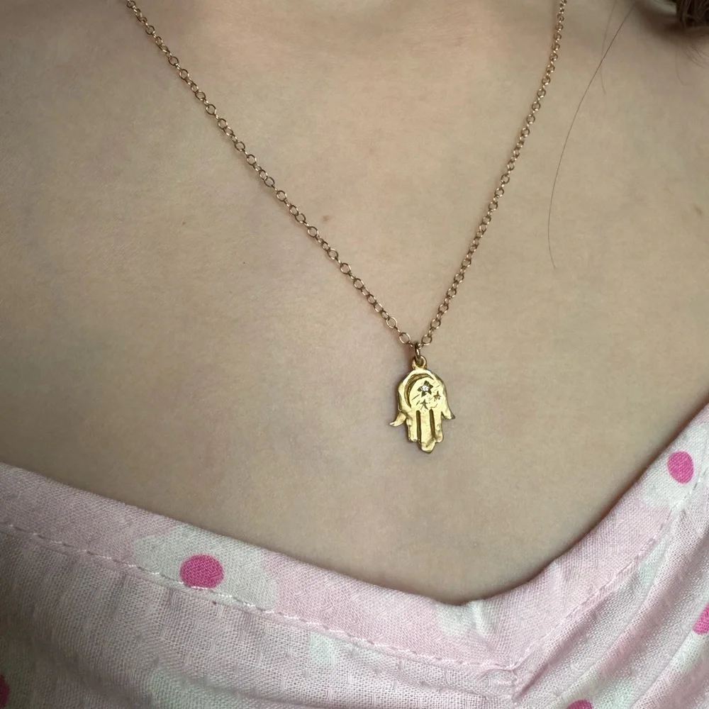 NWOT Victoria Cunningham Hamsa Crescent Moon Necklace