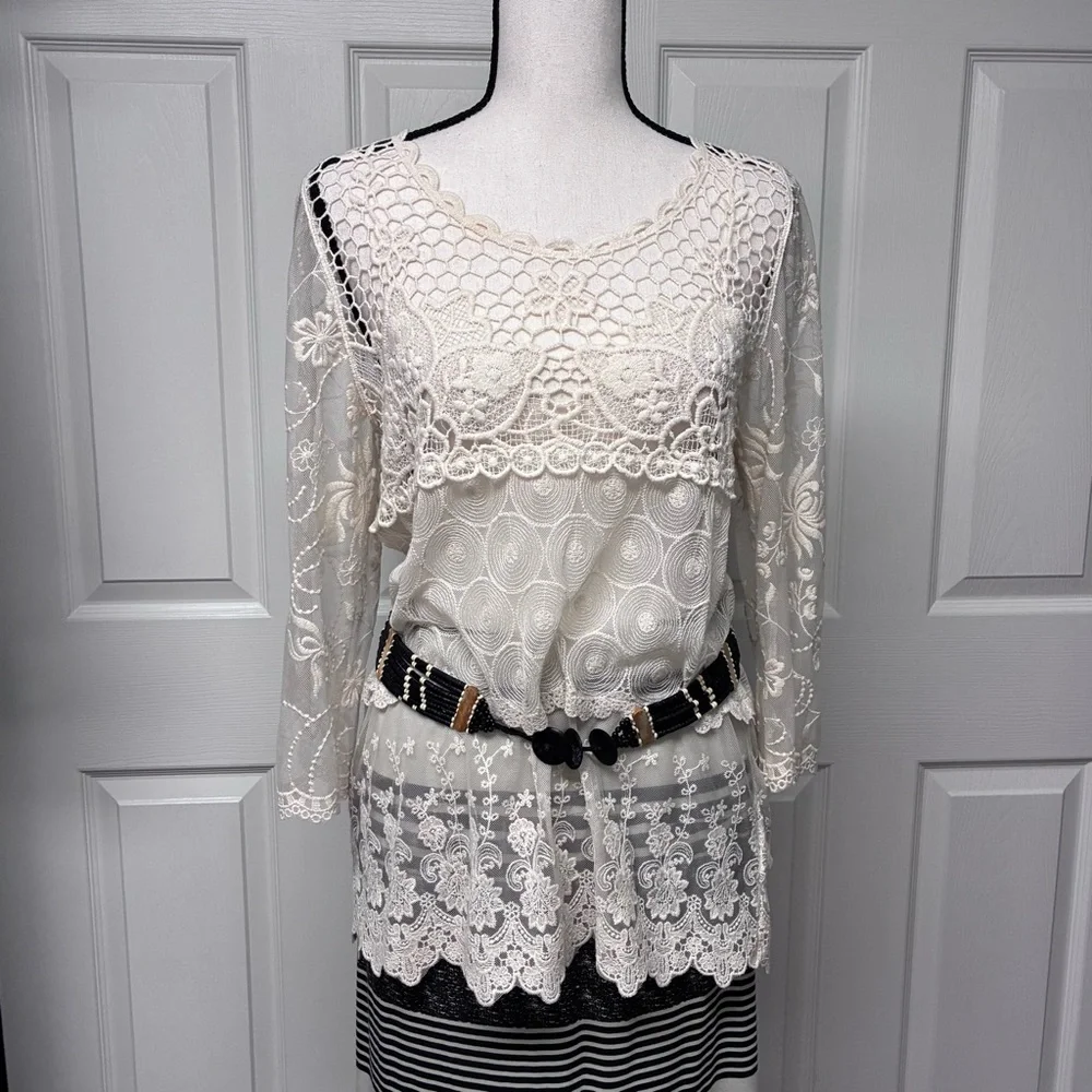 NWOT Zara open sheer lace 3/4 sleeve hip  length top. Off White. Size L.