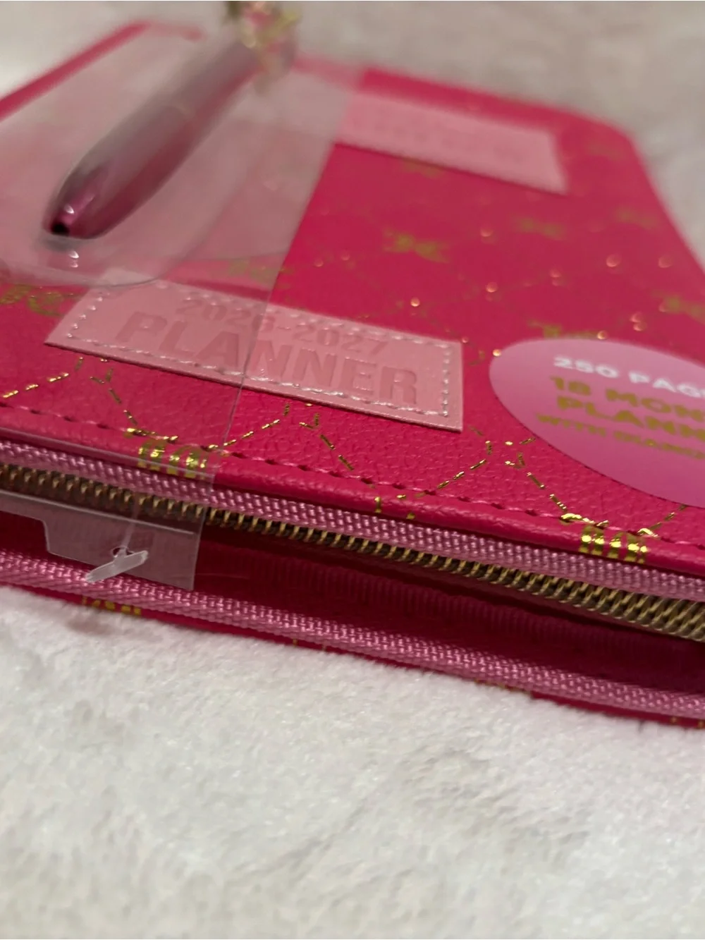Juicy Couture 6” 9”