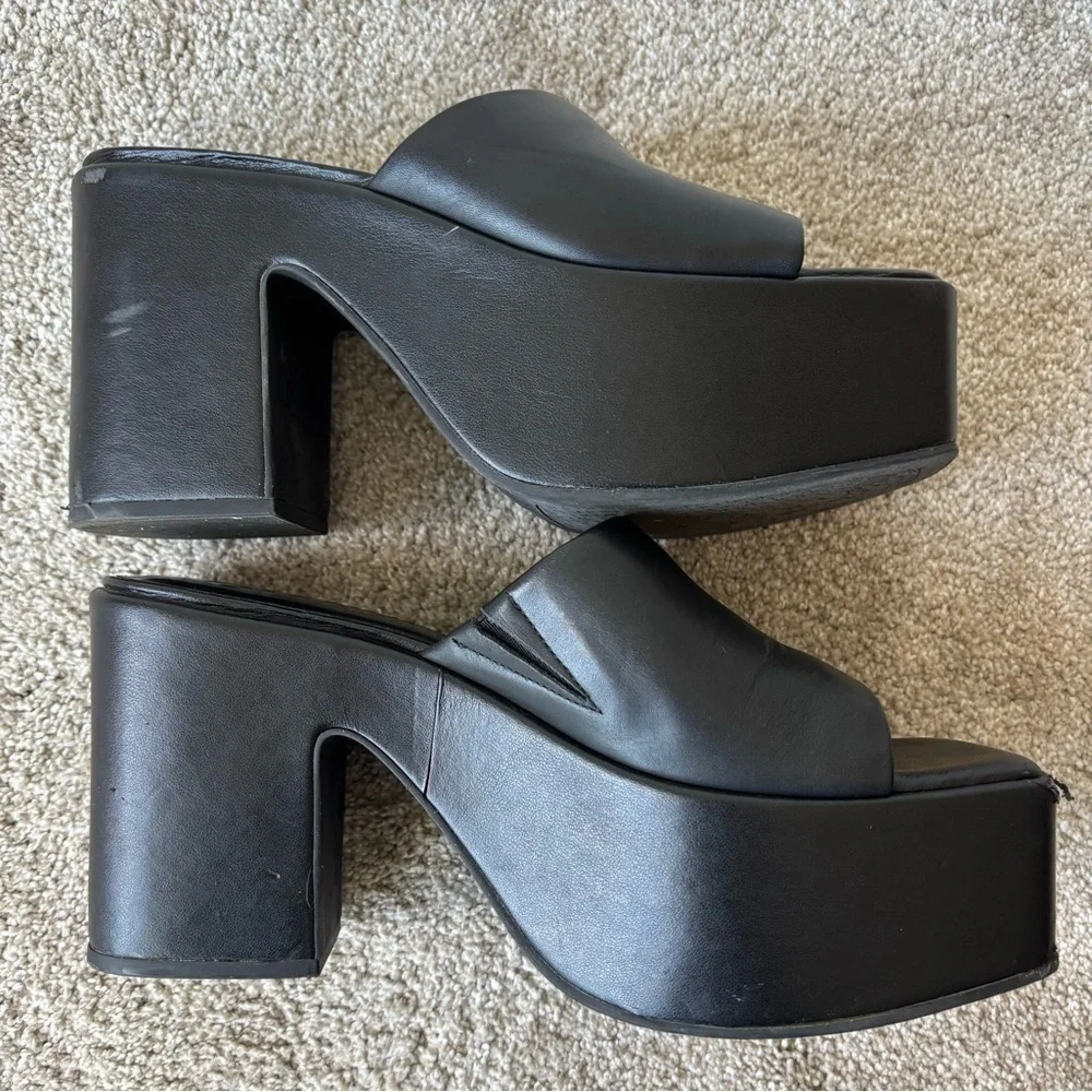 Gianni Bini Lomah Leather Square Toe Platform Black Sandals Y2K