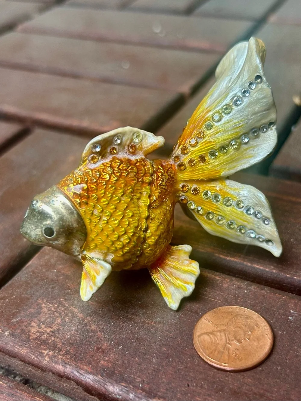 N/A ornate gold
