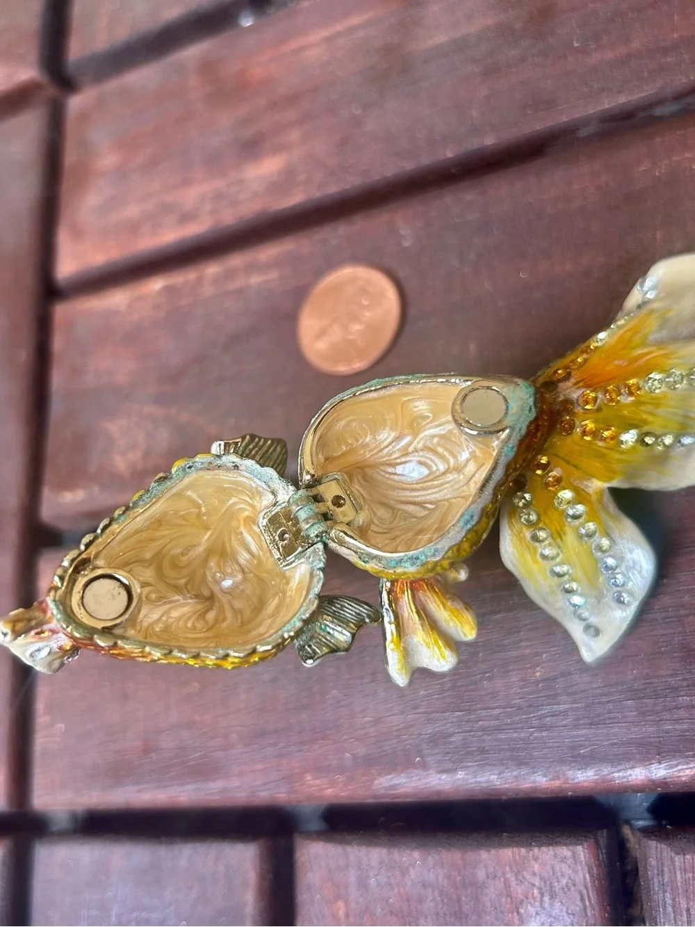 N/A ornate gold
