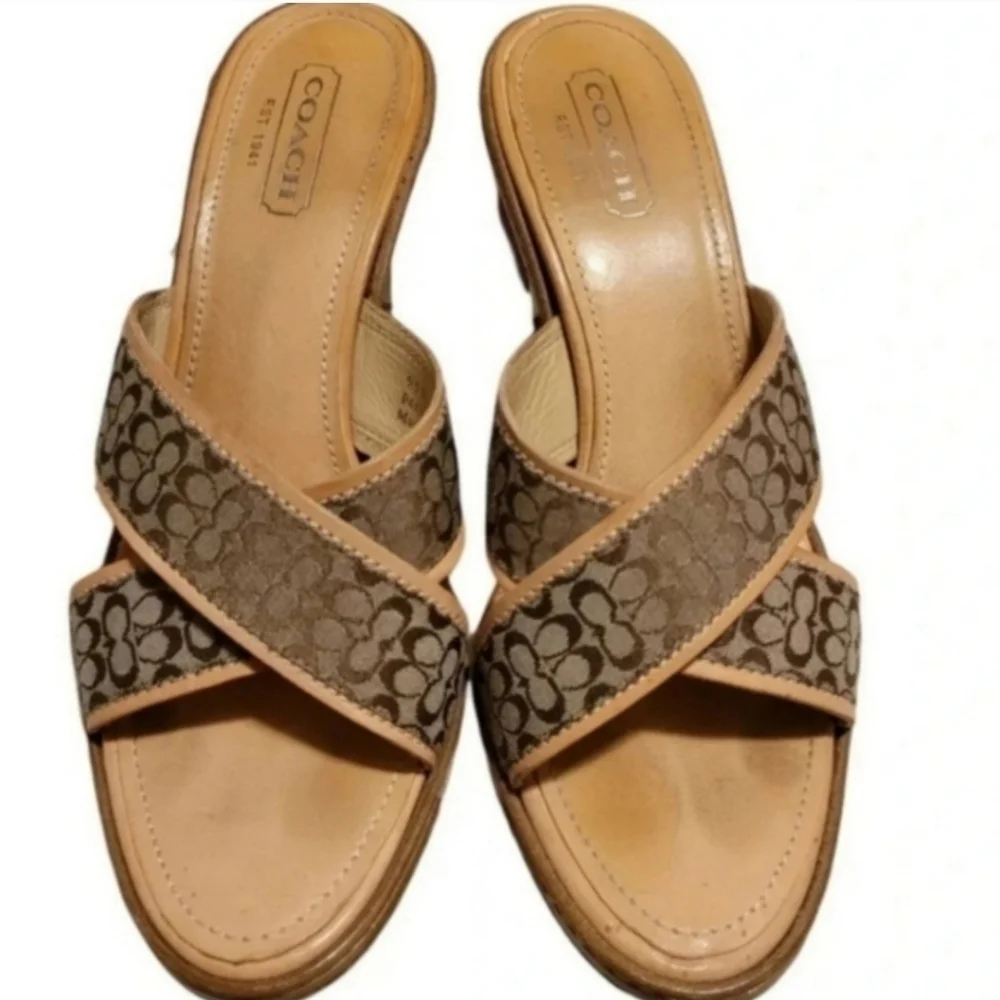 Coach dede mini logo brown heel sandals Size Pre-Owned Excellent  9-1/2