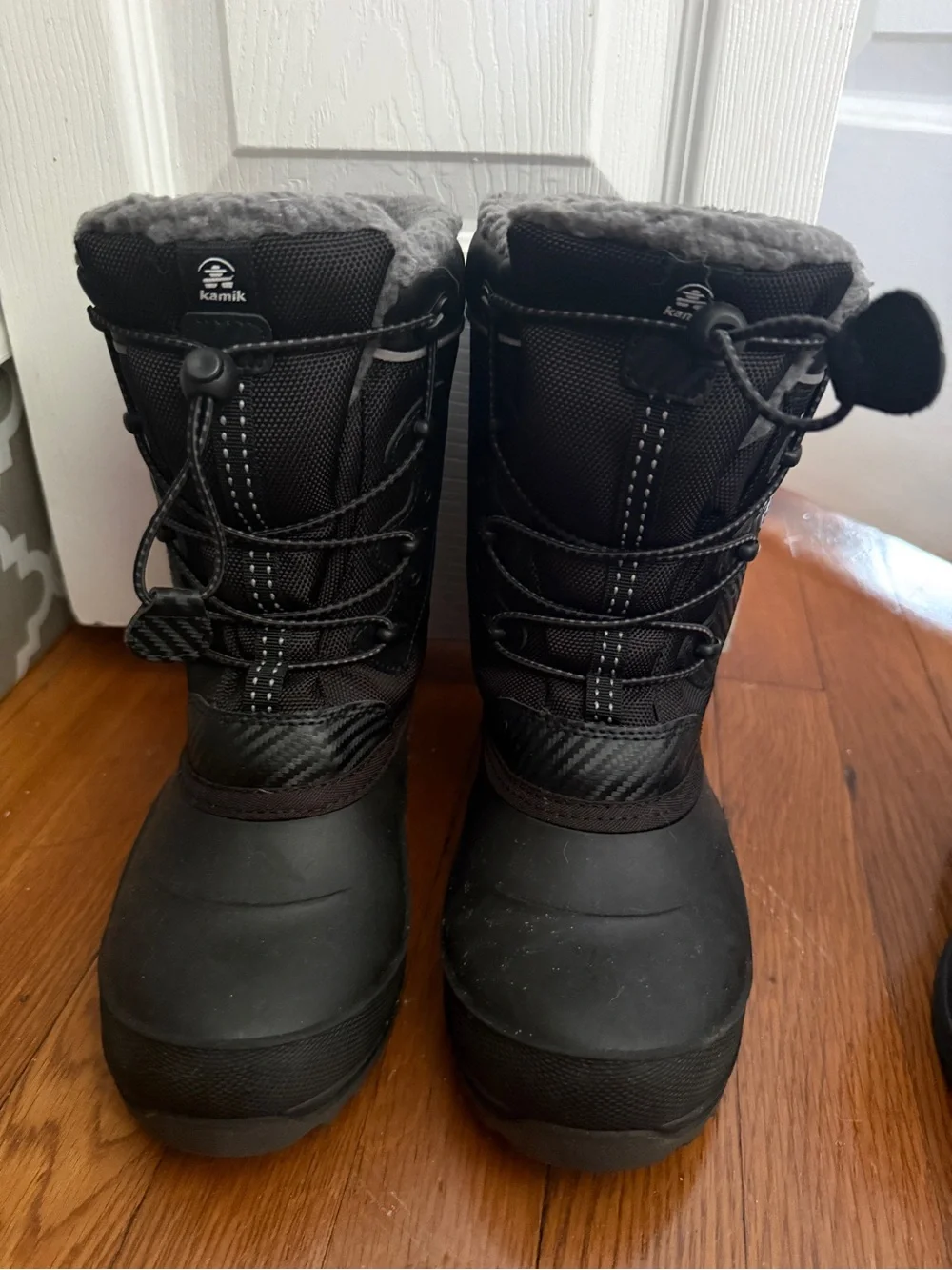Kamik size 5 Boys' Waterproof Snow Boots