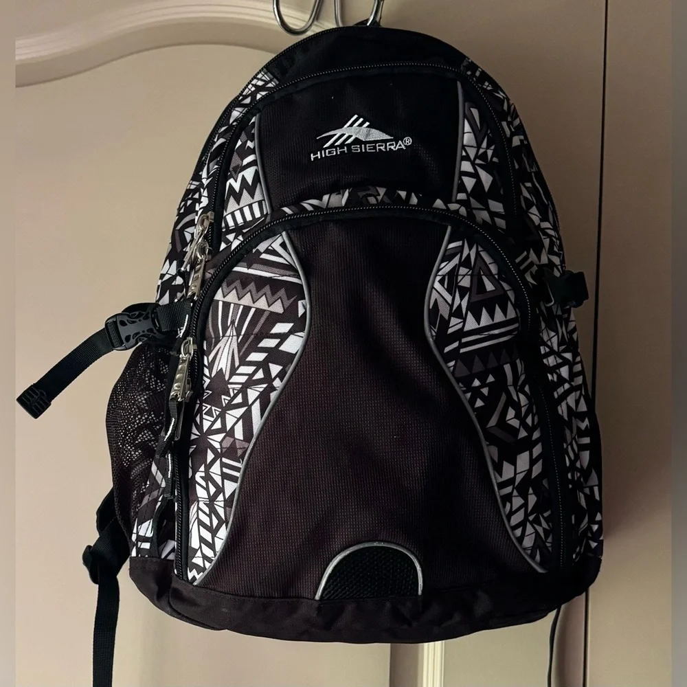 High Sierra Swerve Laptop Backpack, Geo Weave/Black, 19 x 13 x 7.75-Inch