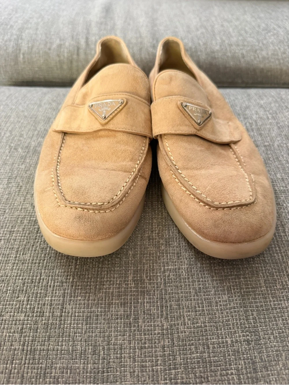 Prada metal features