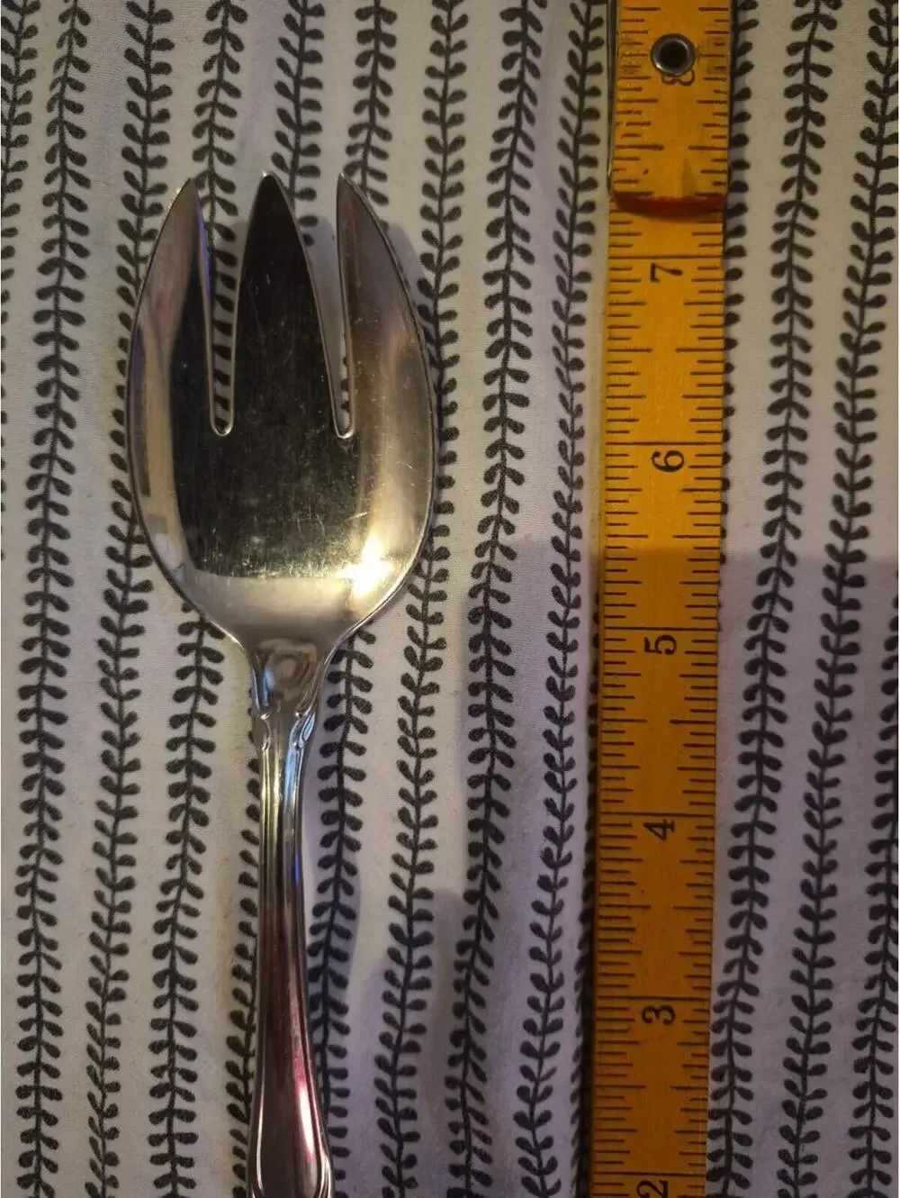 Rogers Cutlery Co. Stainless USA, IS, Serving Fork 7.5