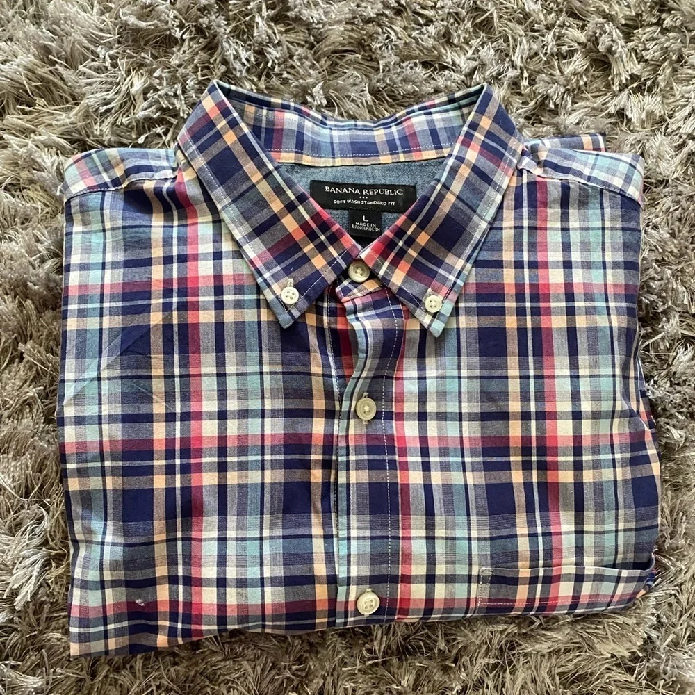 Banana Republic men's plaid button down shirt size L