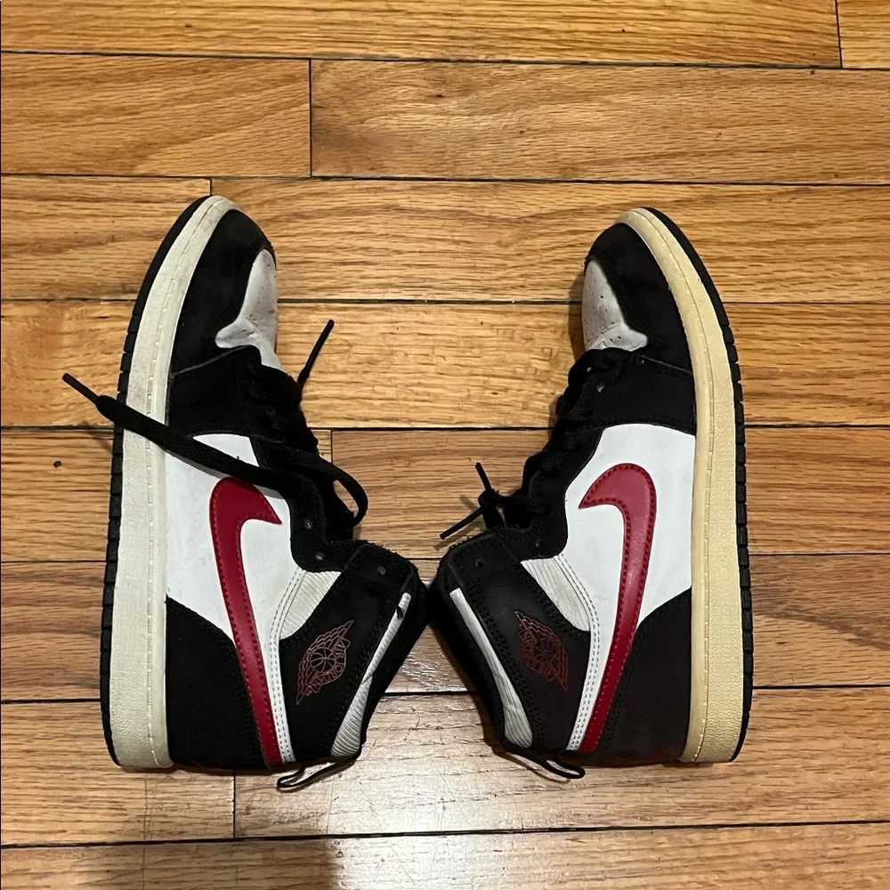 Nike Air Jordan High Top Kids 1.5Y