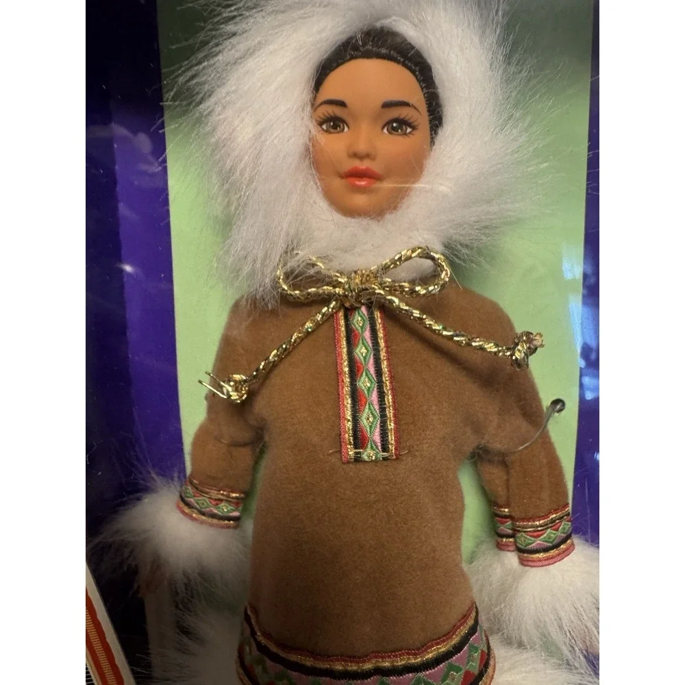 Vintage 1996 Collector Edition Arctic Barbie # 16495 New in Original Box