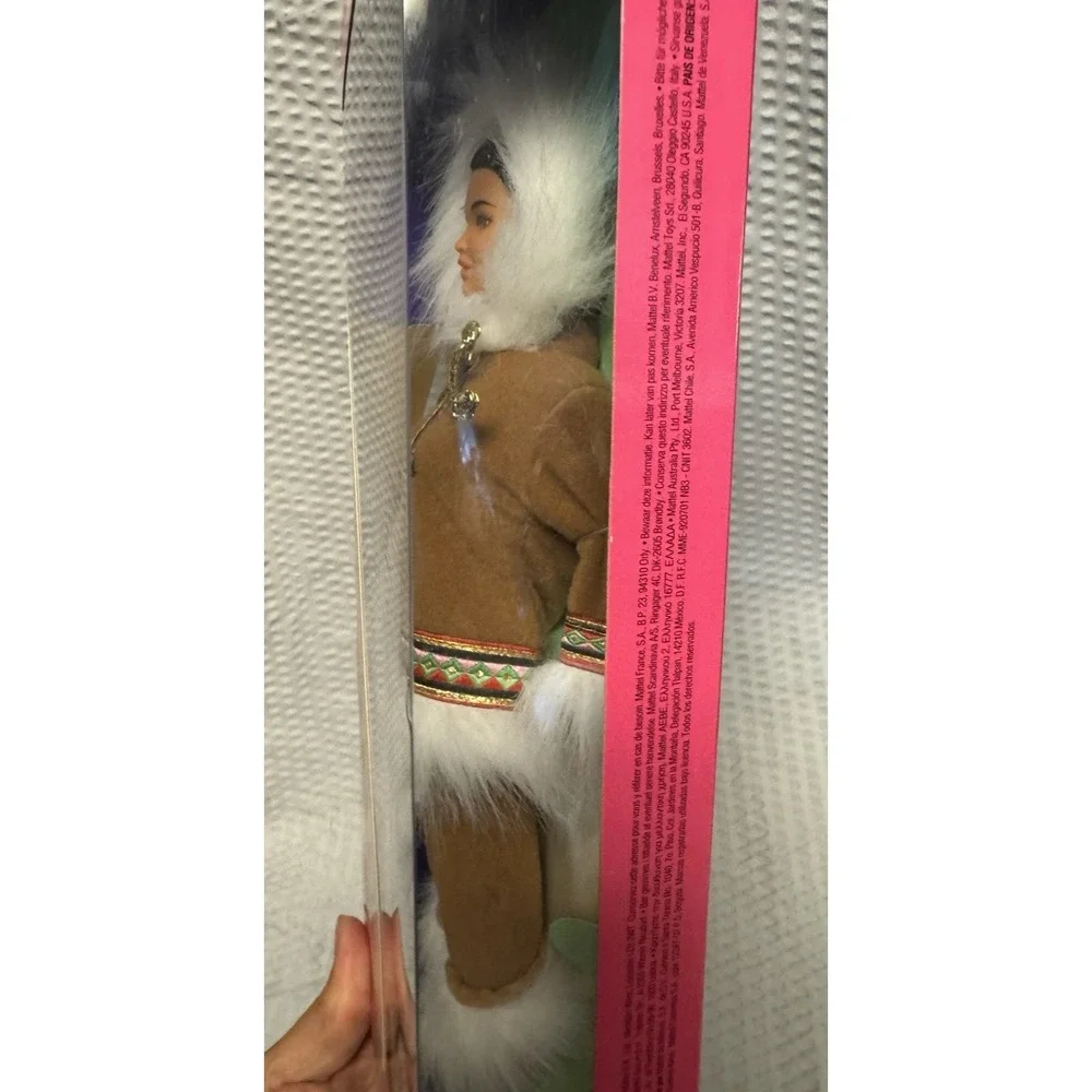 Vintage 1996 Collector Edition Arctic Barbie # 16495 New in Original Box