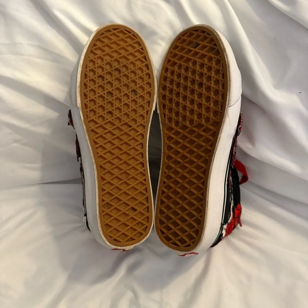 EUC Vans Custom “Frozen Rose” Embroidered High-top Sk8hi W7/M5.5