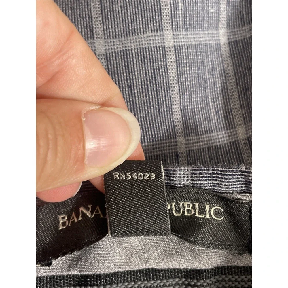 Banana Republic doesn fit