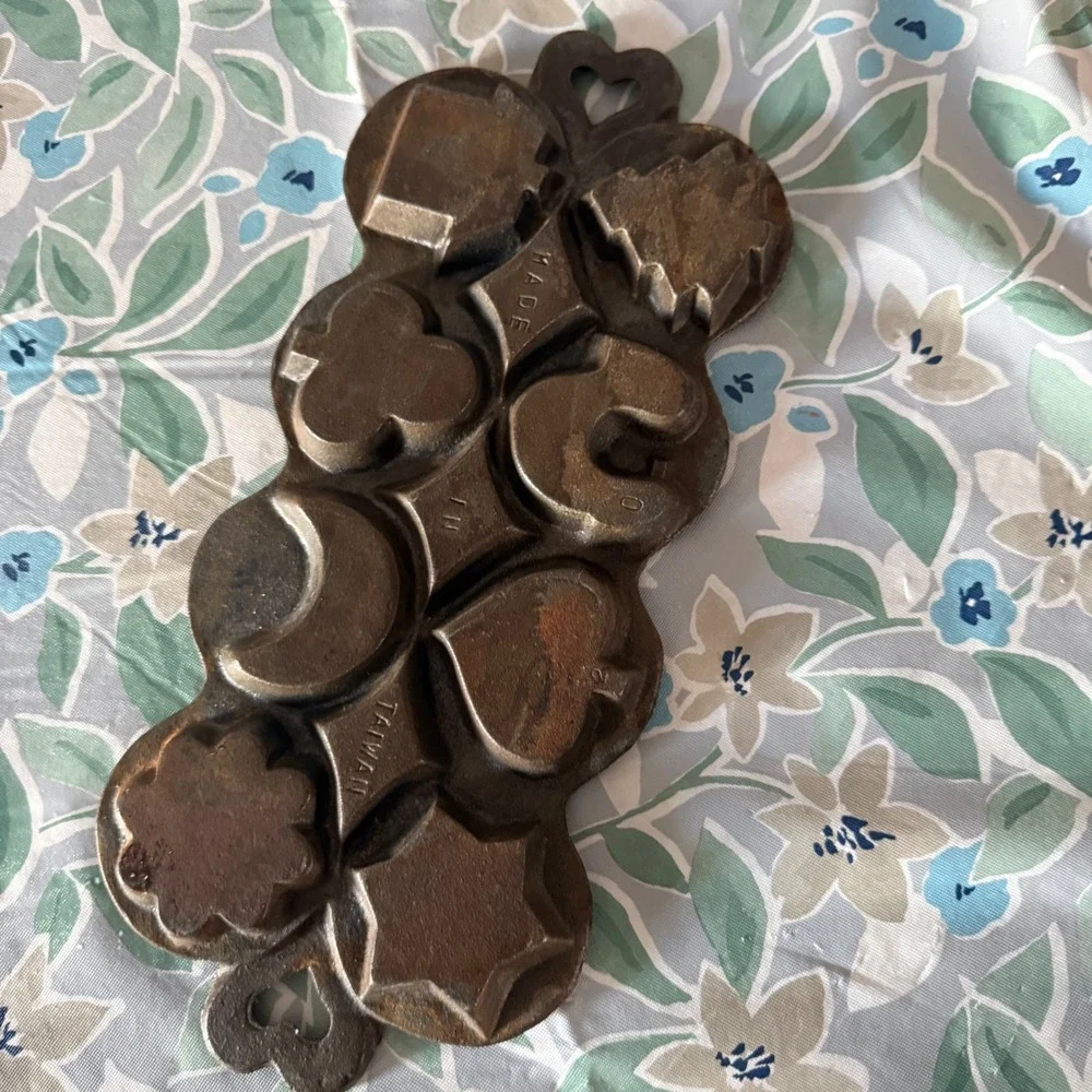 N/A kitchen vintage cornbread
