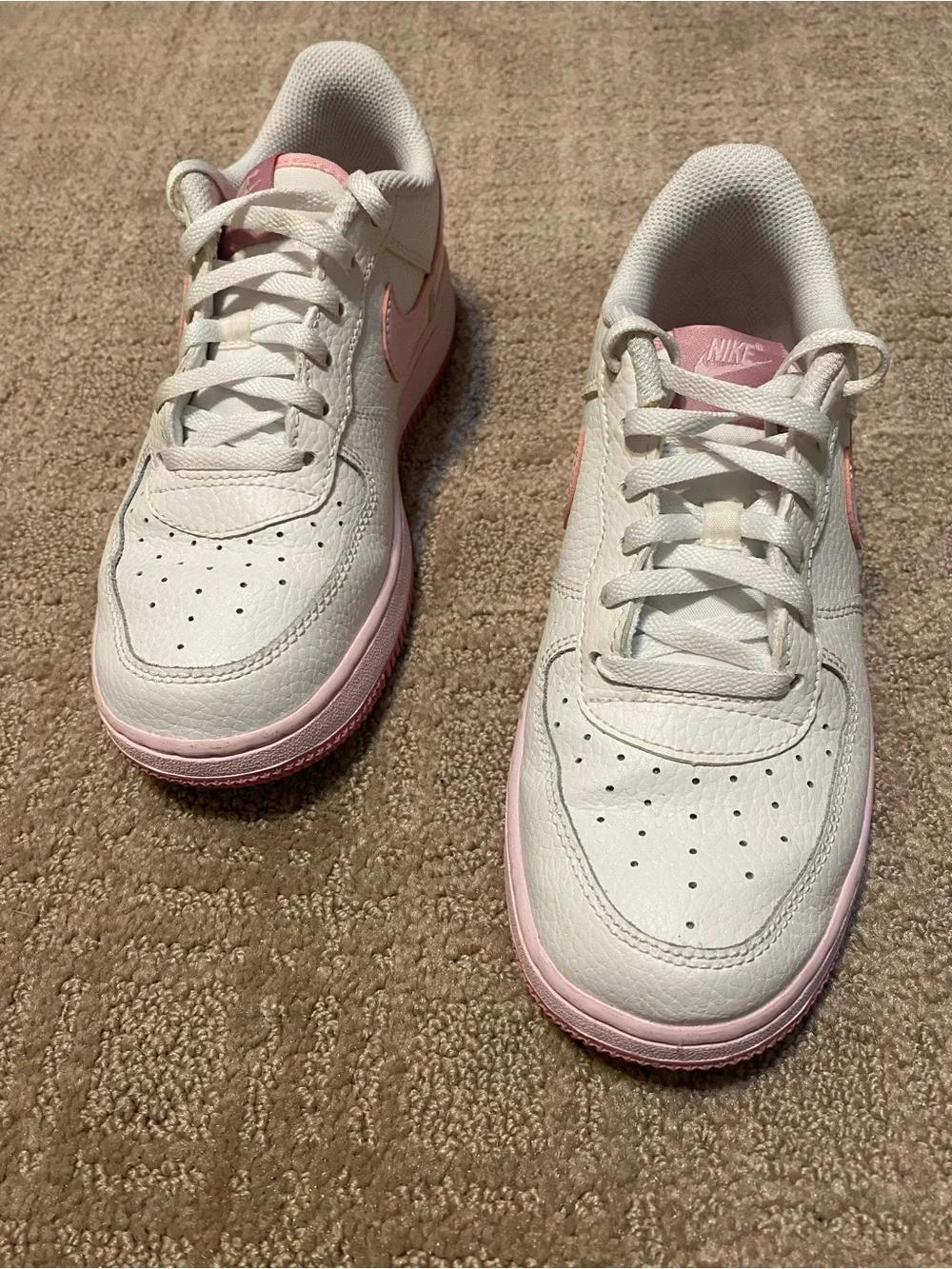 Nike adorable sneakers