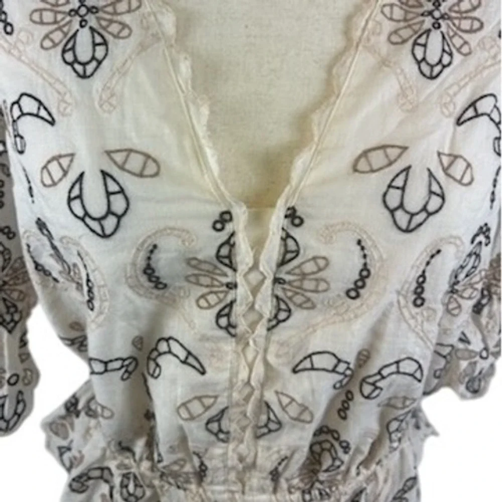 Anthropologie‎ Embroidered Blouse Ivory Floral Peplum V Neck Size Small