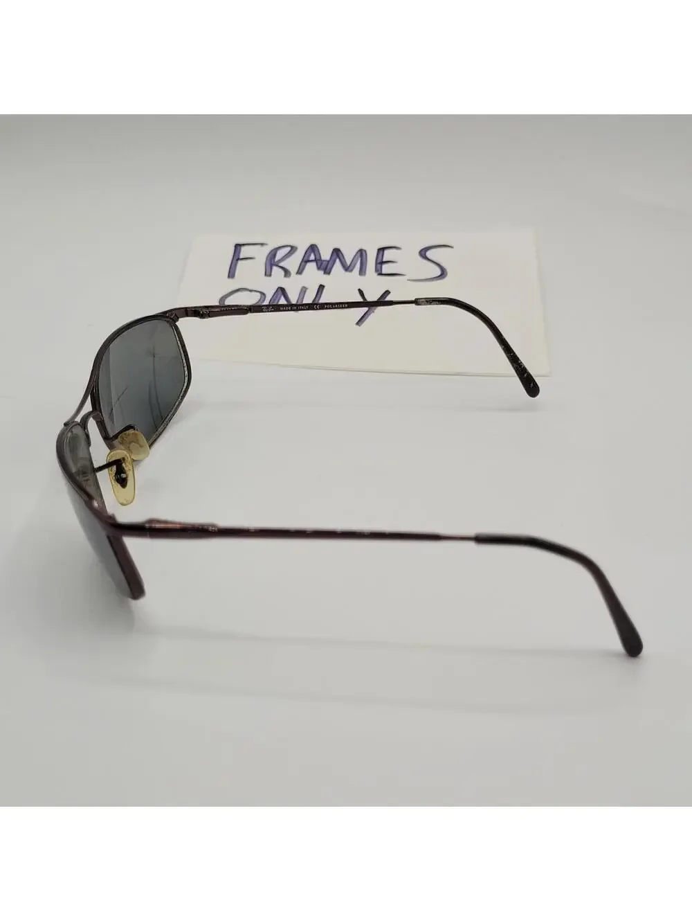 Ray-Ban product pair