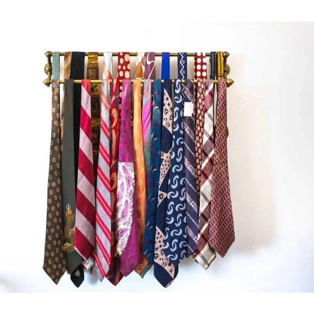 Vintage Mystery Tie!!