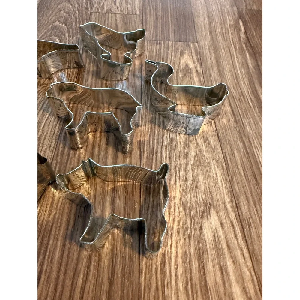 Vintage Barnyard Cooky Cutters 12 Piece Metal Farm Animal Set with Original Box