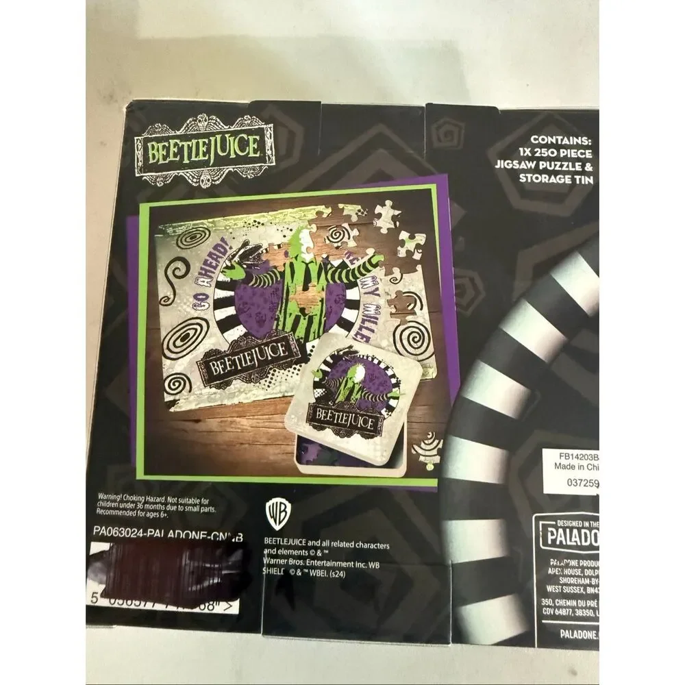 Paladone Product pieces cardboard comes