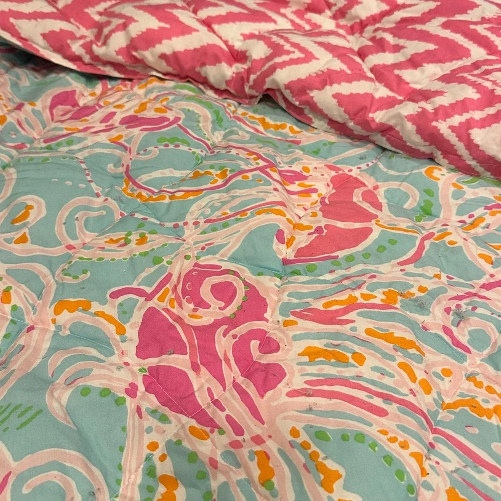 Lilly Pulitzer Garnet Hill Reversible Quilt Comforter Pink Teal Jellyfish 88x90
