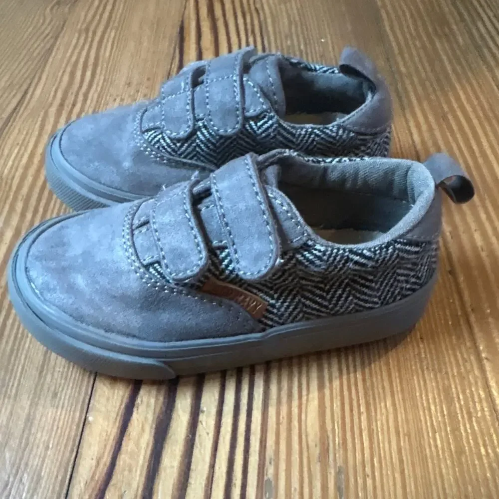Old Navy‎ gray faux suede double strap velkro toddler sneakers SIZE 5