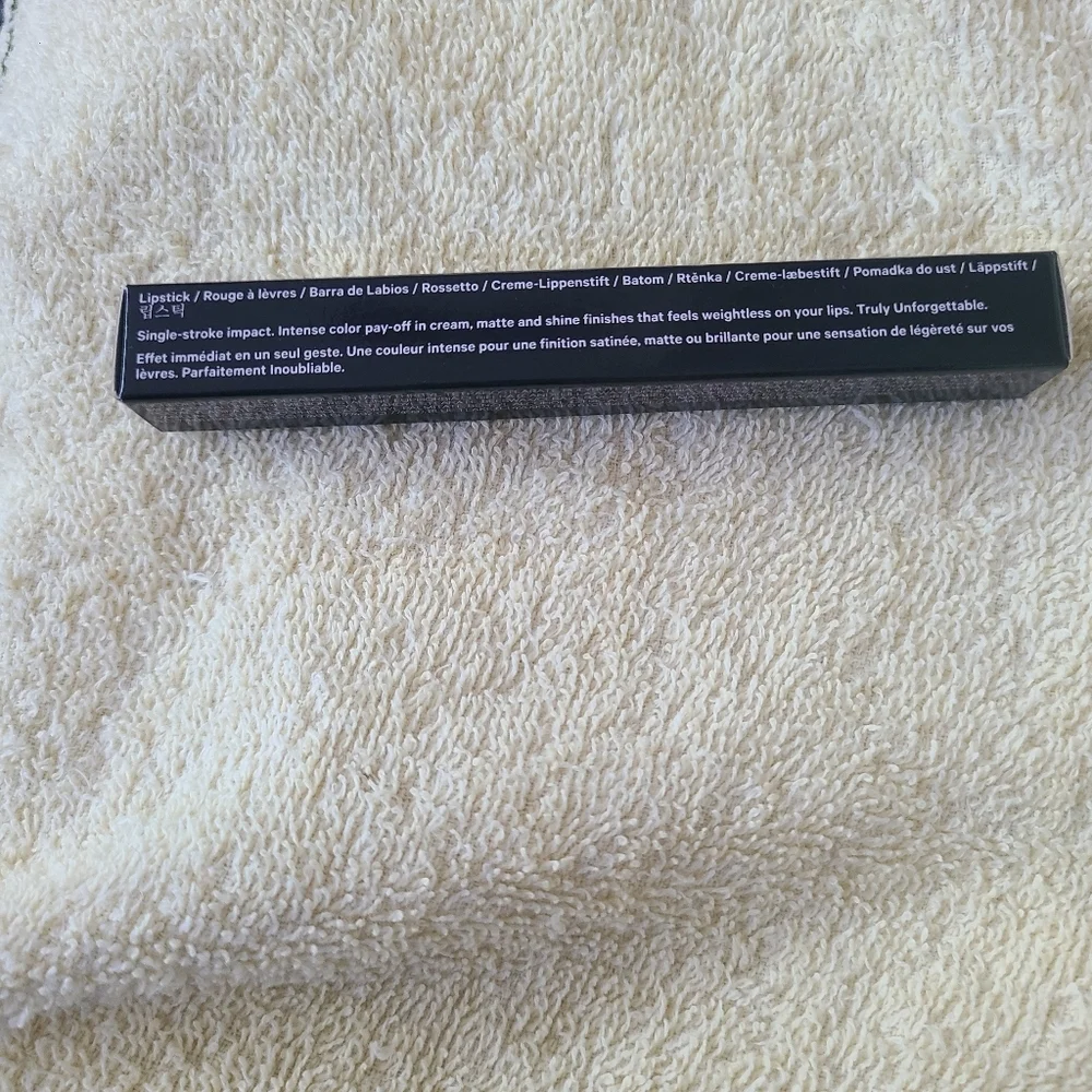 Kevyn Aucoin enhance your