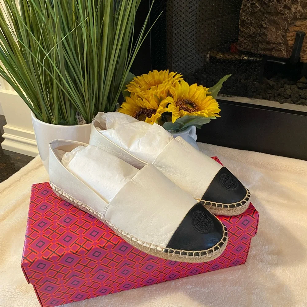 ✨NEW✨Tory Burch White and Black Espadrilles