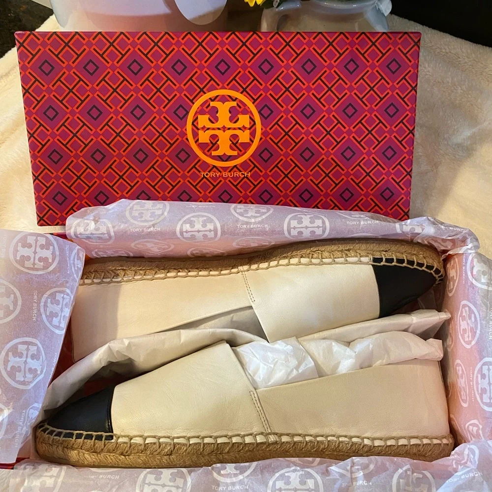 ✨NEW✨Tory Burch White and Black Espadrilles