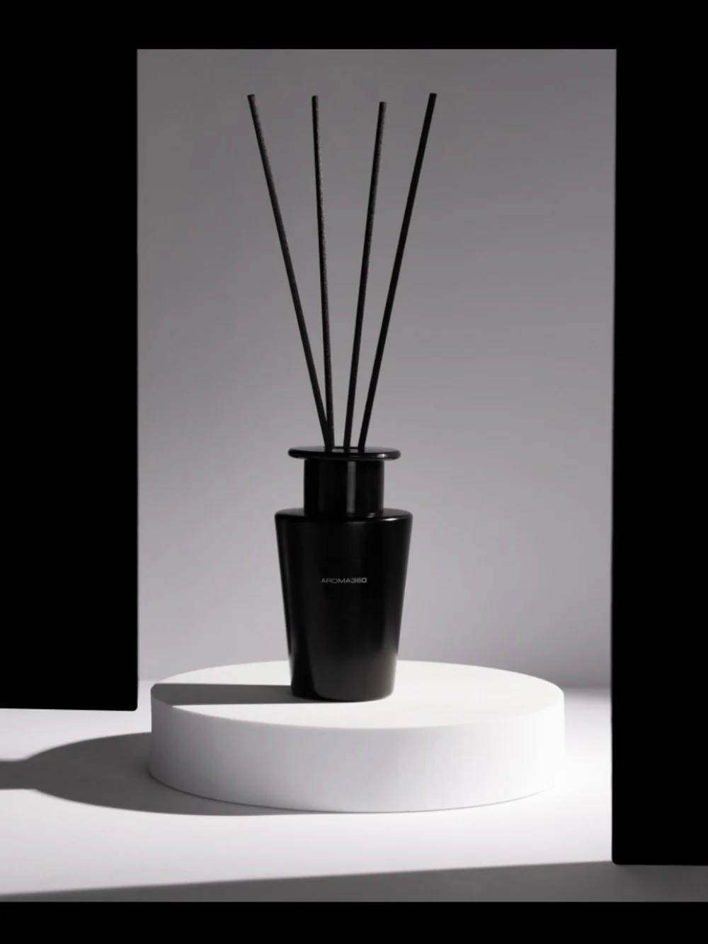 Aroma360 Iris Reed Diffuser NIB
