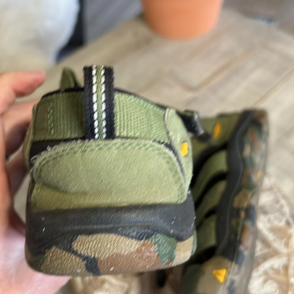 Keen kids green