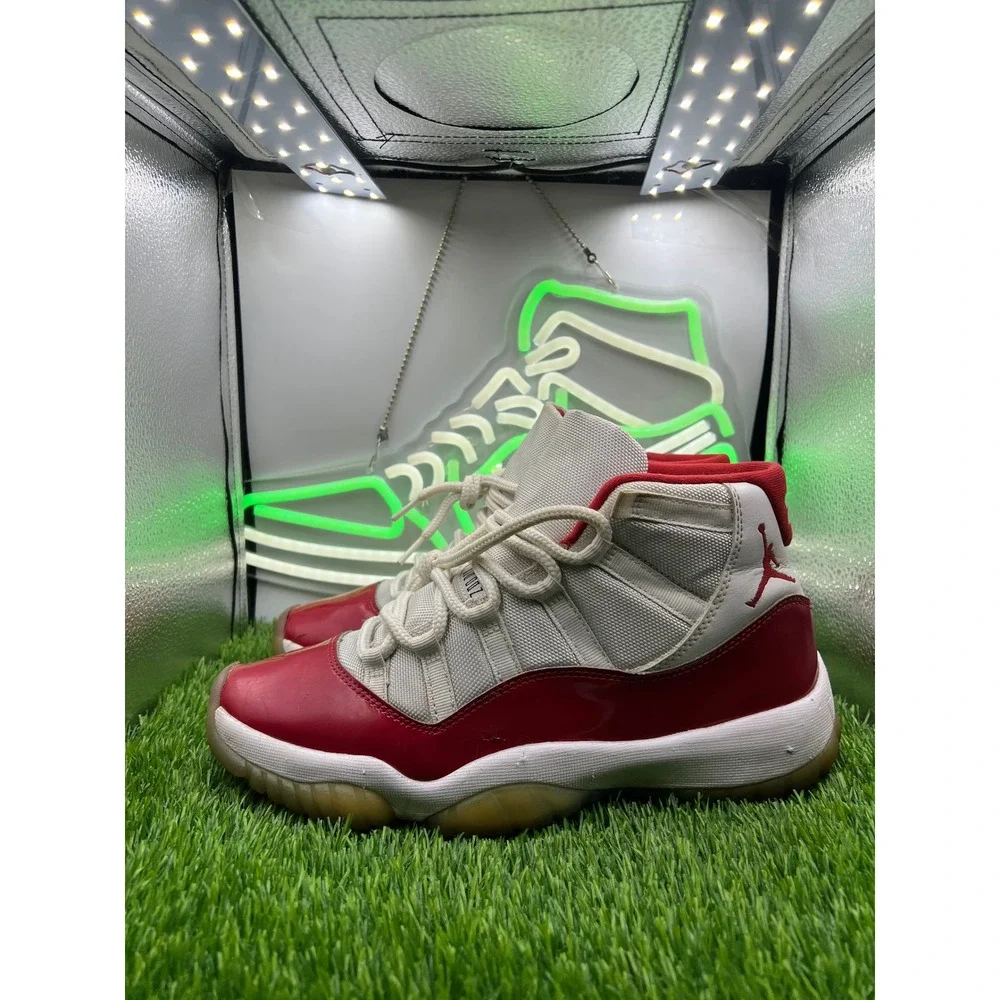 Jordan 11 Retro Cherry 2022 White Varsity Red CT8012-116 Mens Size 9