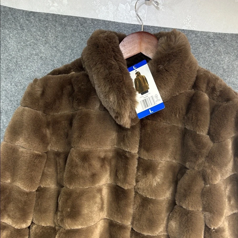 Jones New York Taupe faux fur lined full hook closer coat size large NWT