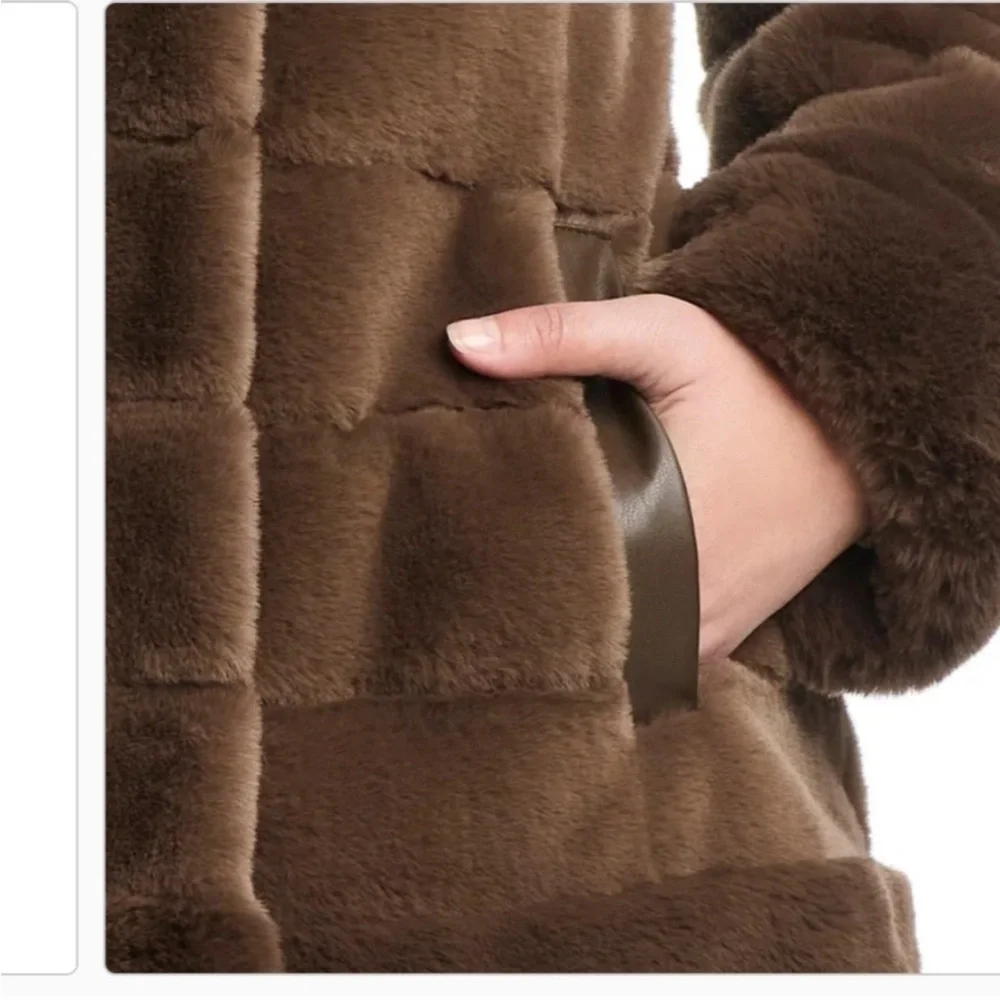 Jones New York Taupe faux fur lined full hook closer coat size large NWT