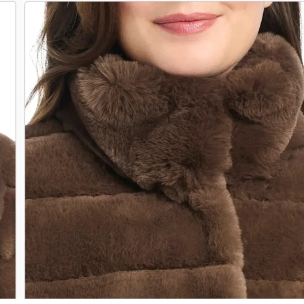 Jones New York Taupe faux fur lined full hook closer coat size large NWT