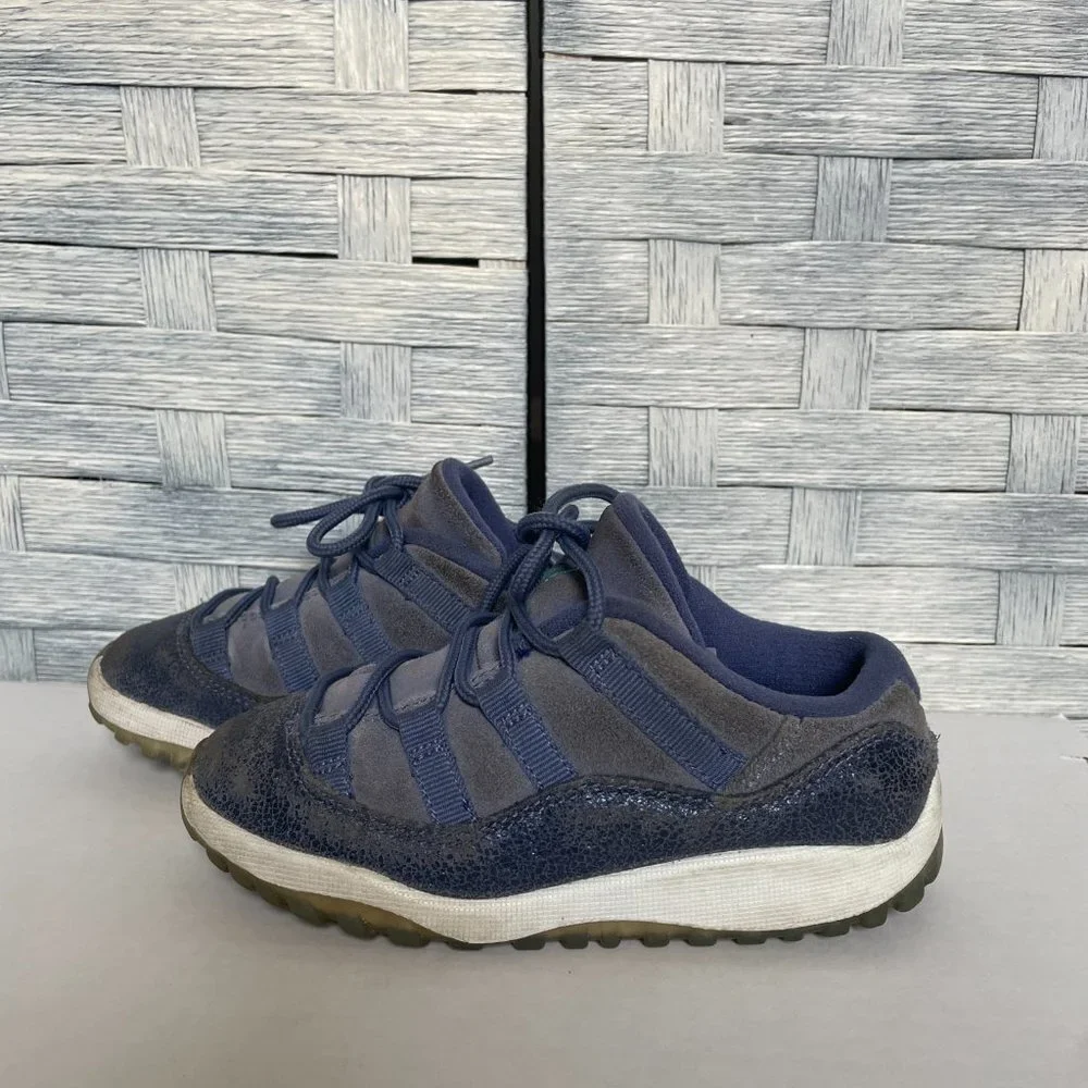 Nike toddler sized