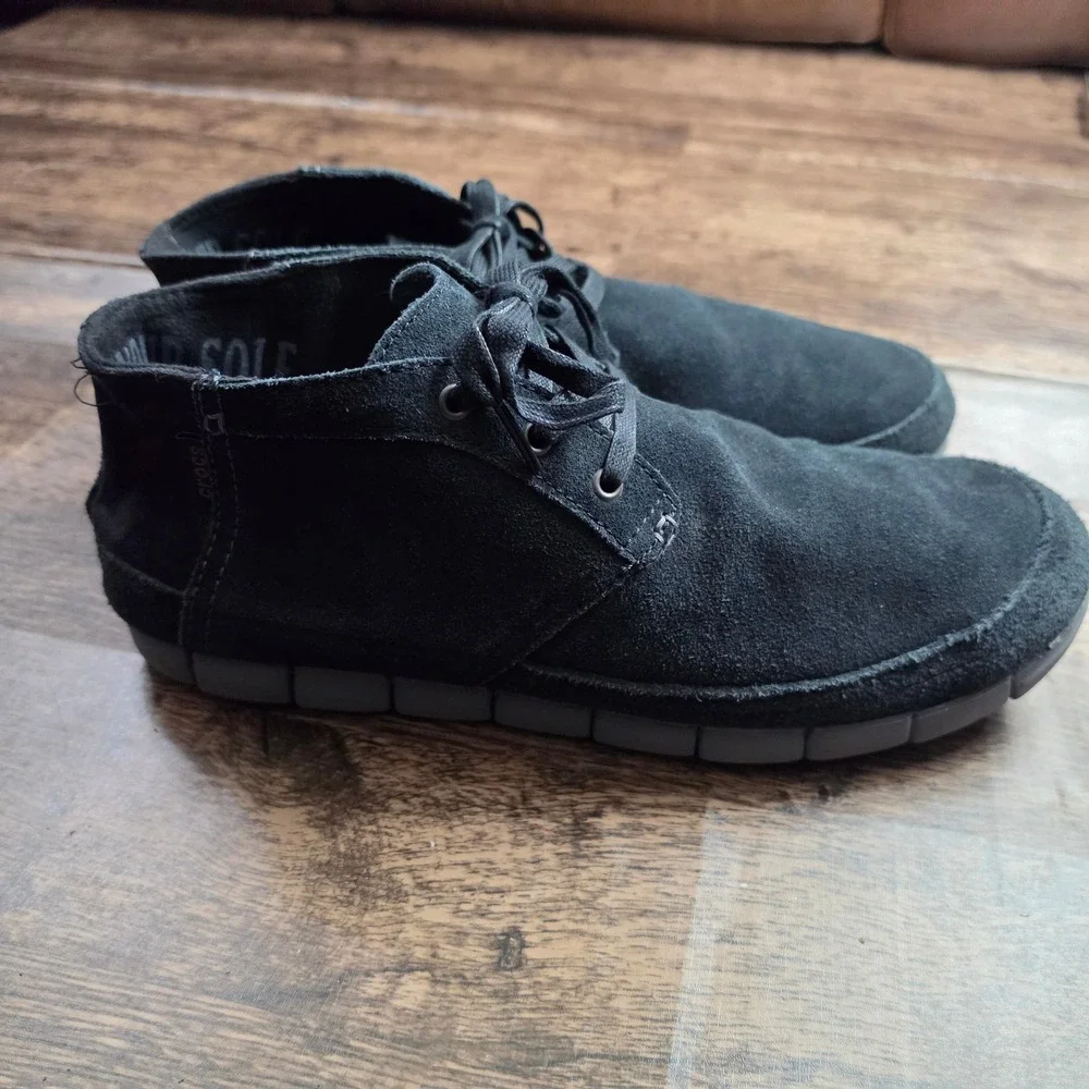 CROCS hover suede