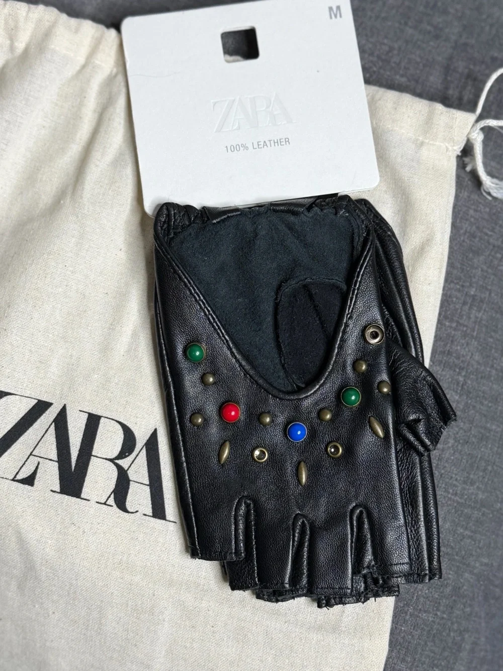 Zara some stones