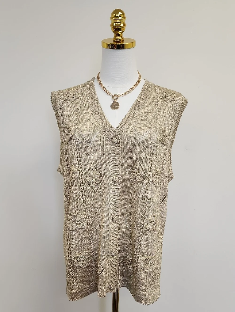 Cricket Lane Beige Knit Button Front Sweater Vest Size Medium