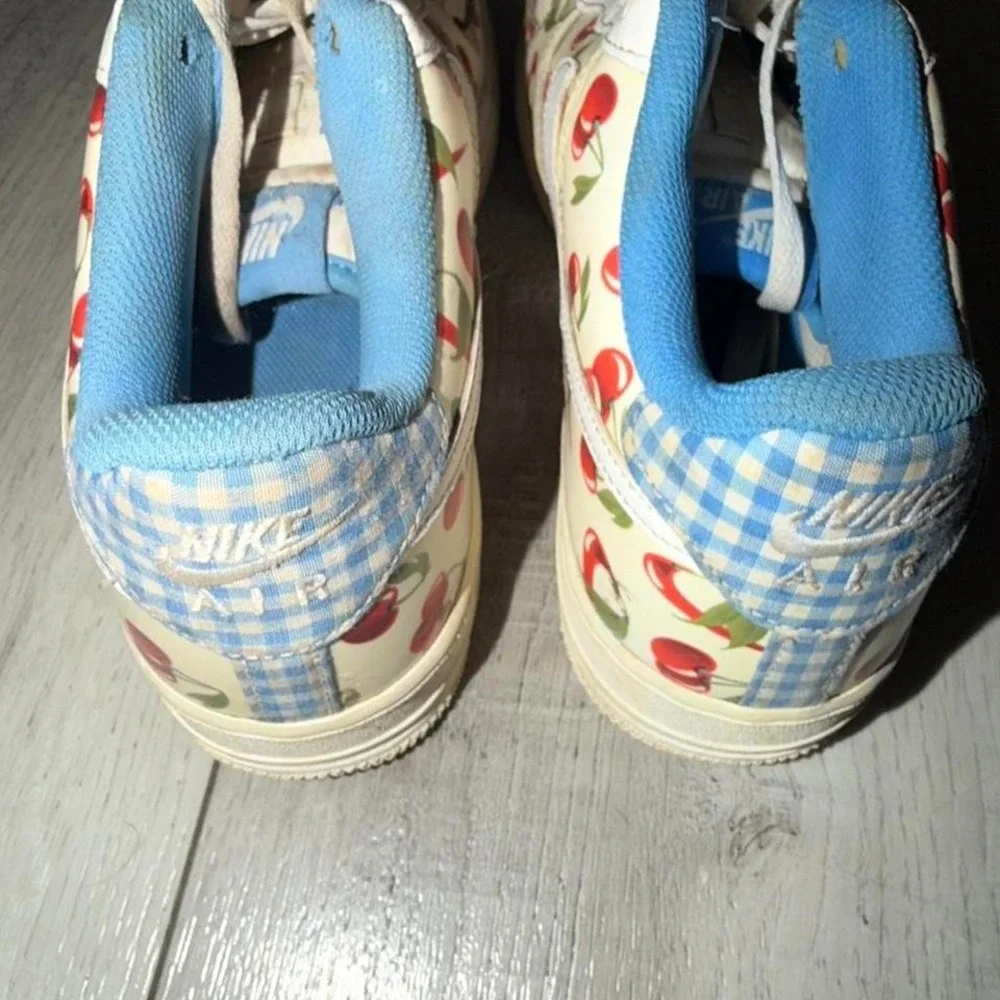 Nike Air Force 1 Low Cherry GS‎ Size 7Y no box
