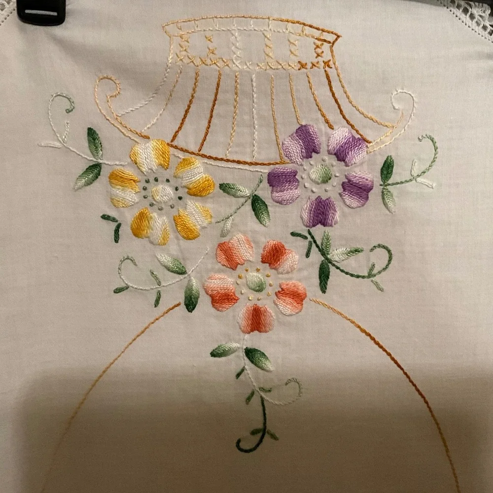 N/A charming embroidered
