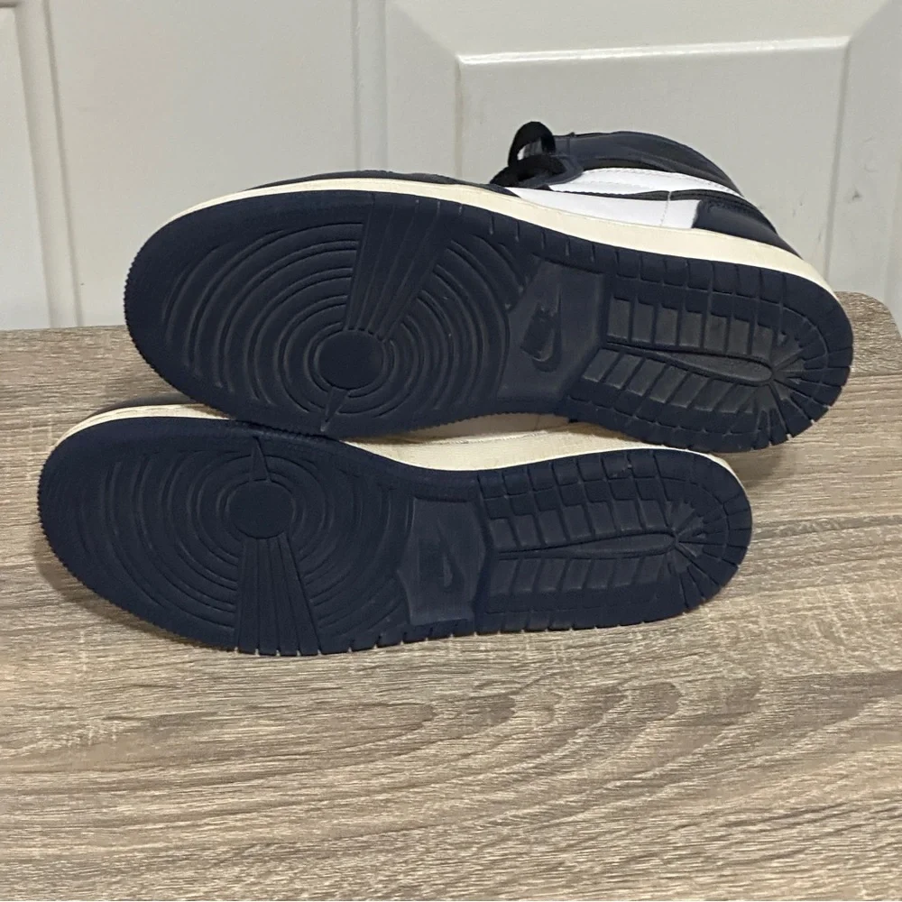 Nike white black sleek