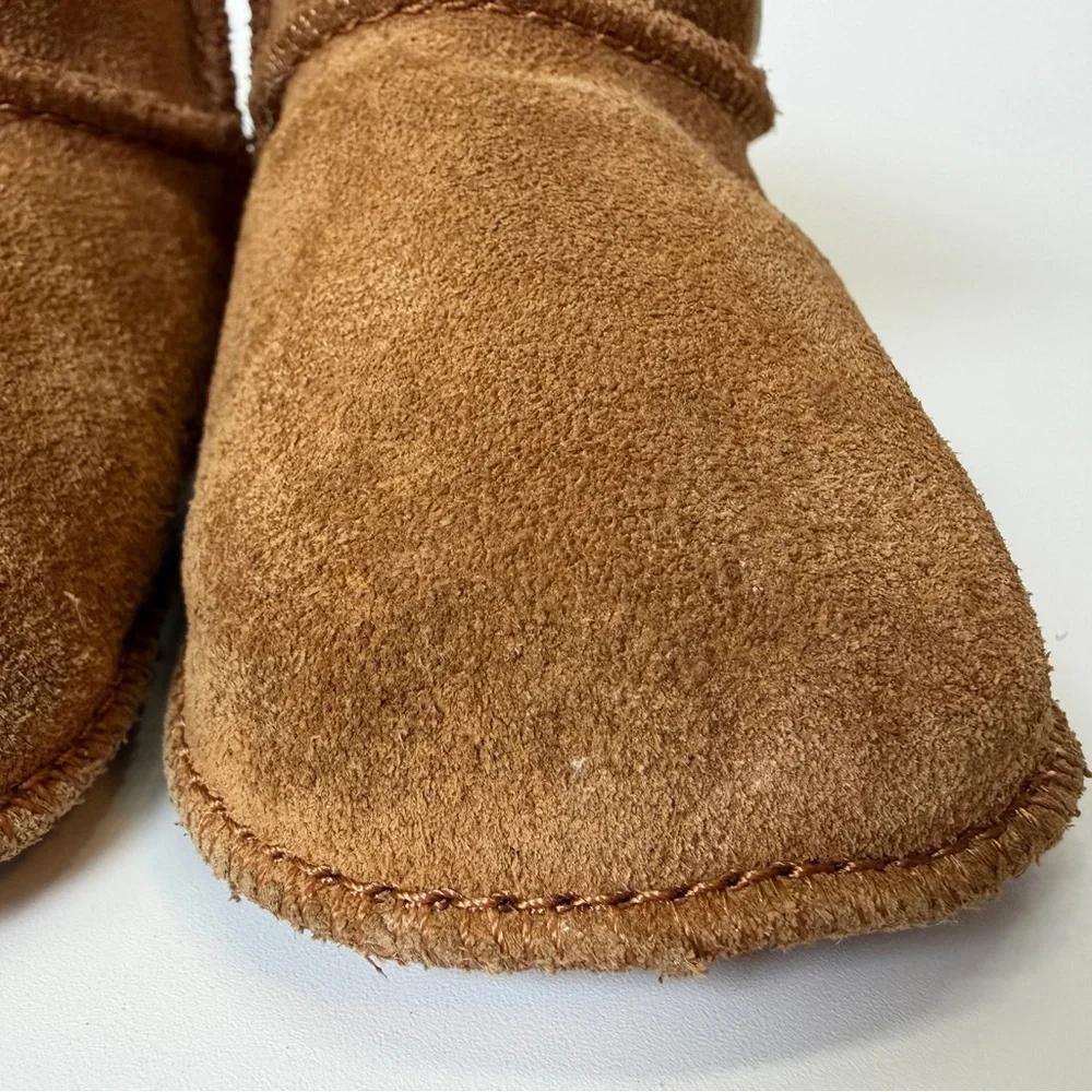 UGG Infant‎ Erin Suede Shearling Lined Boots USA Size 2 / 3 Uggs Chestnut Ugg