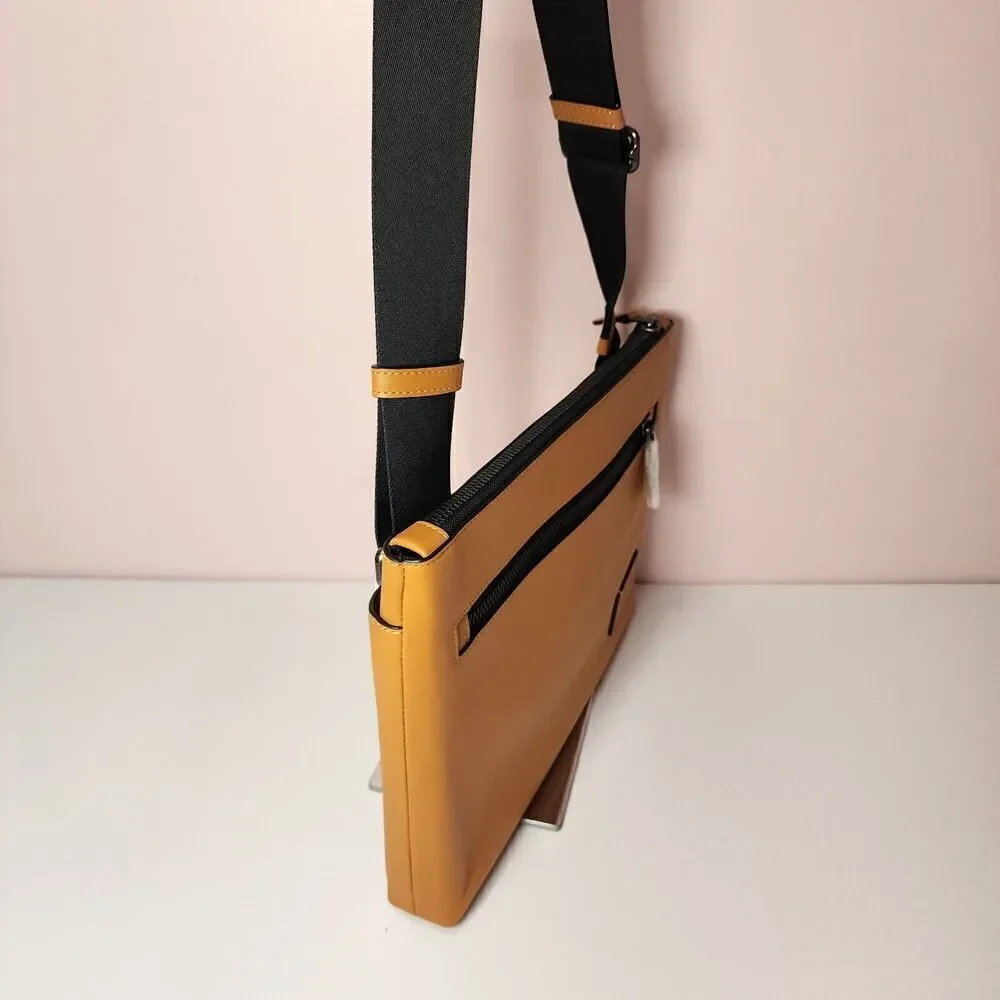 Coach carrier zip