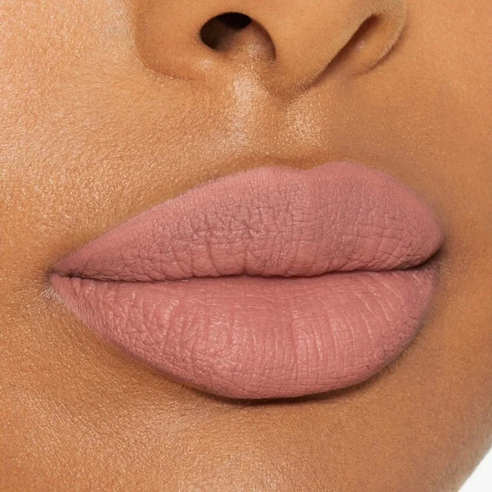 Kylie Cosmetics 21 highly effortlessly