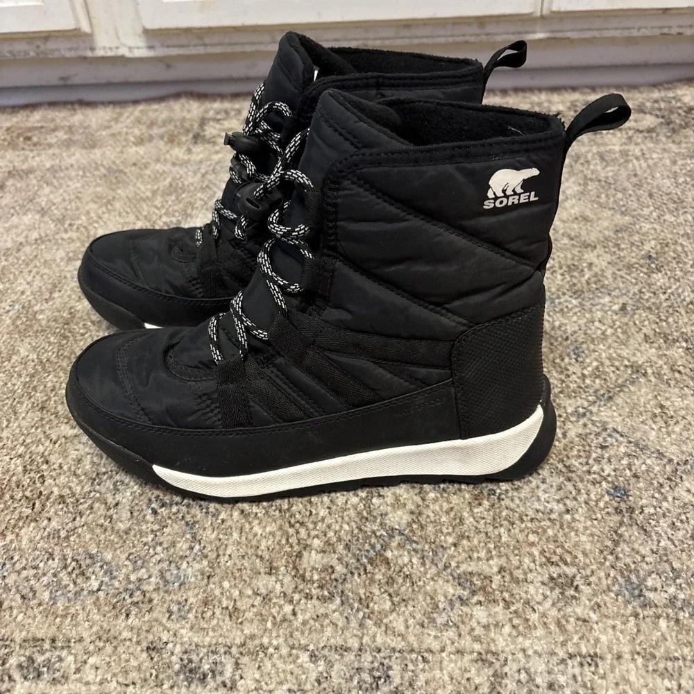 SOREL Kid's Whitney II Short Waterproof Insulated Winter Boot,‎ Size 4, Black